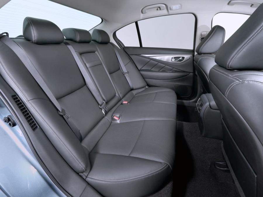  Nissan Skyline Hybrid 2014 года  (фото 17 из 18)